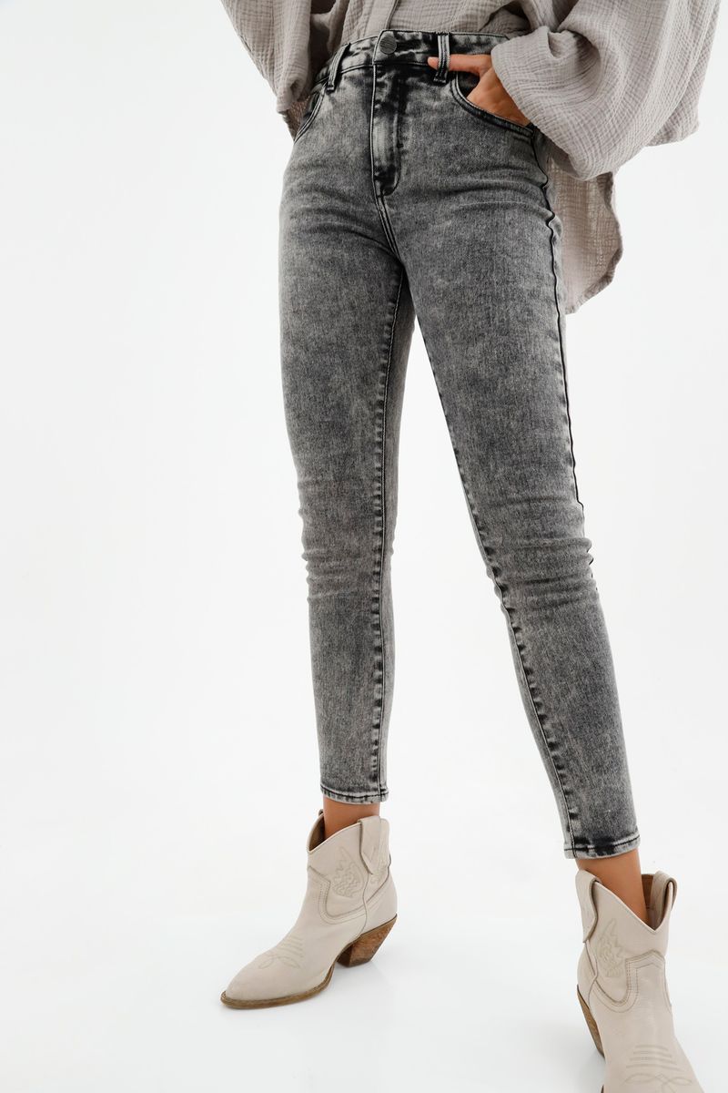 jeans-para-mujer-tennis-gris