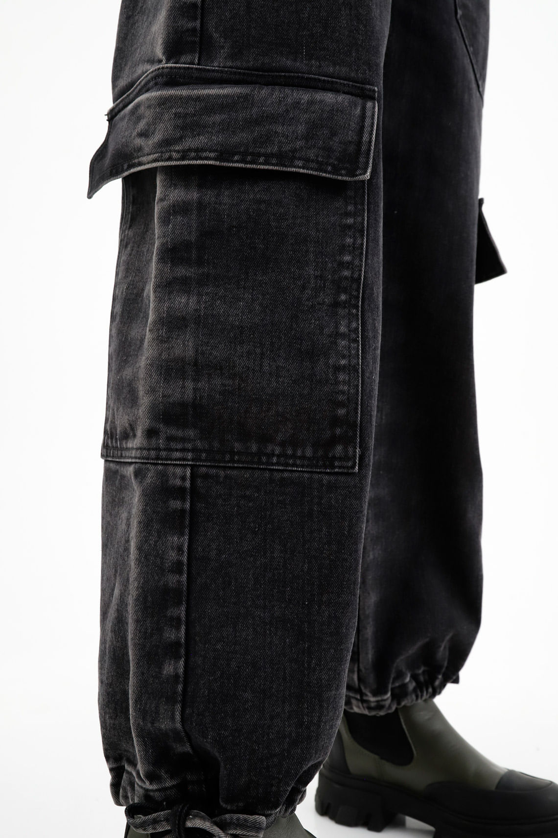 BLM on X: #SemanaColombiana Jeans 1/2 cintura y pretina alta conjuntos y  enterizos desde $631 encarga con solo el 20% del costo   / X