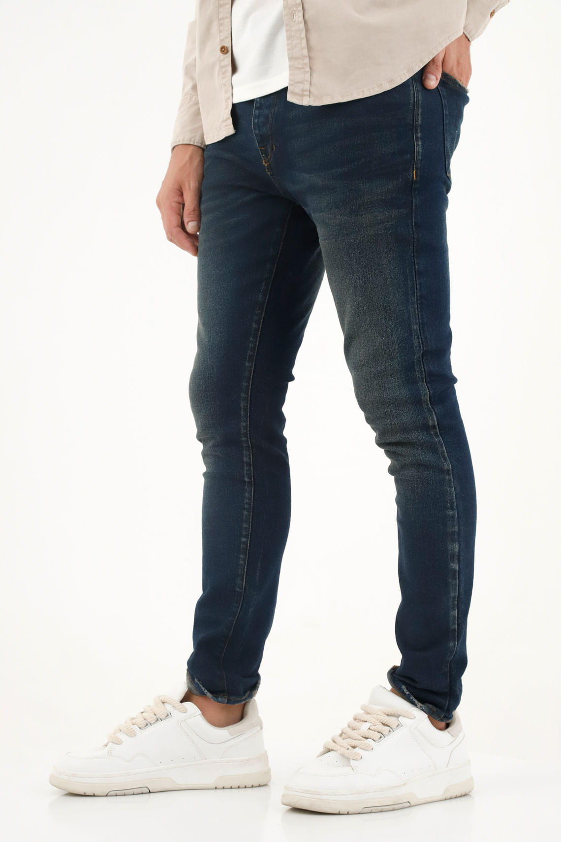 Jeans con tenis online hombre