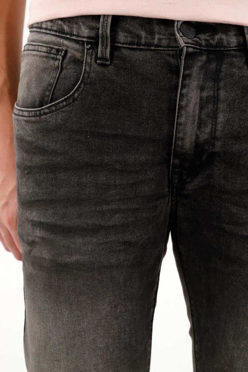 jeans-para-hombre-tennis-negro