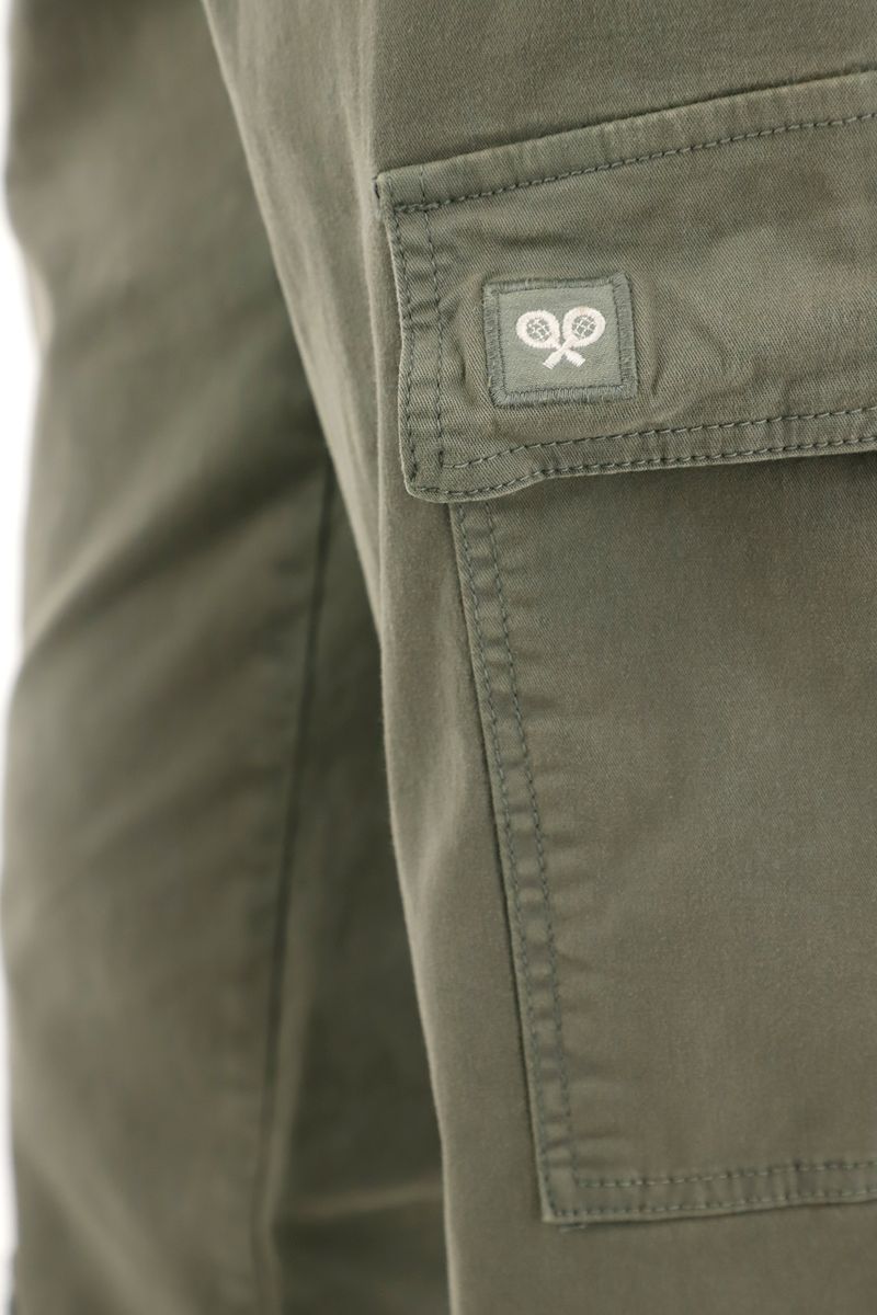 pantalones-para-hombre-tennis-verde