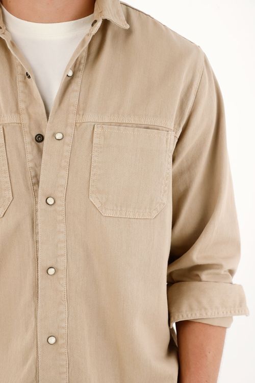 Camisa en dril liviano manga larga café para hombre