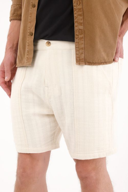 Bermuda en tela con textura crudo para hombre