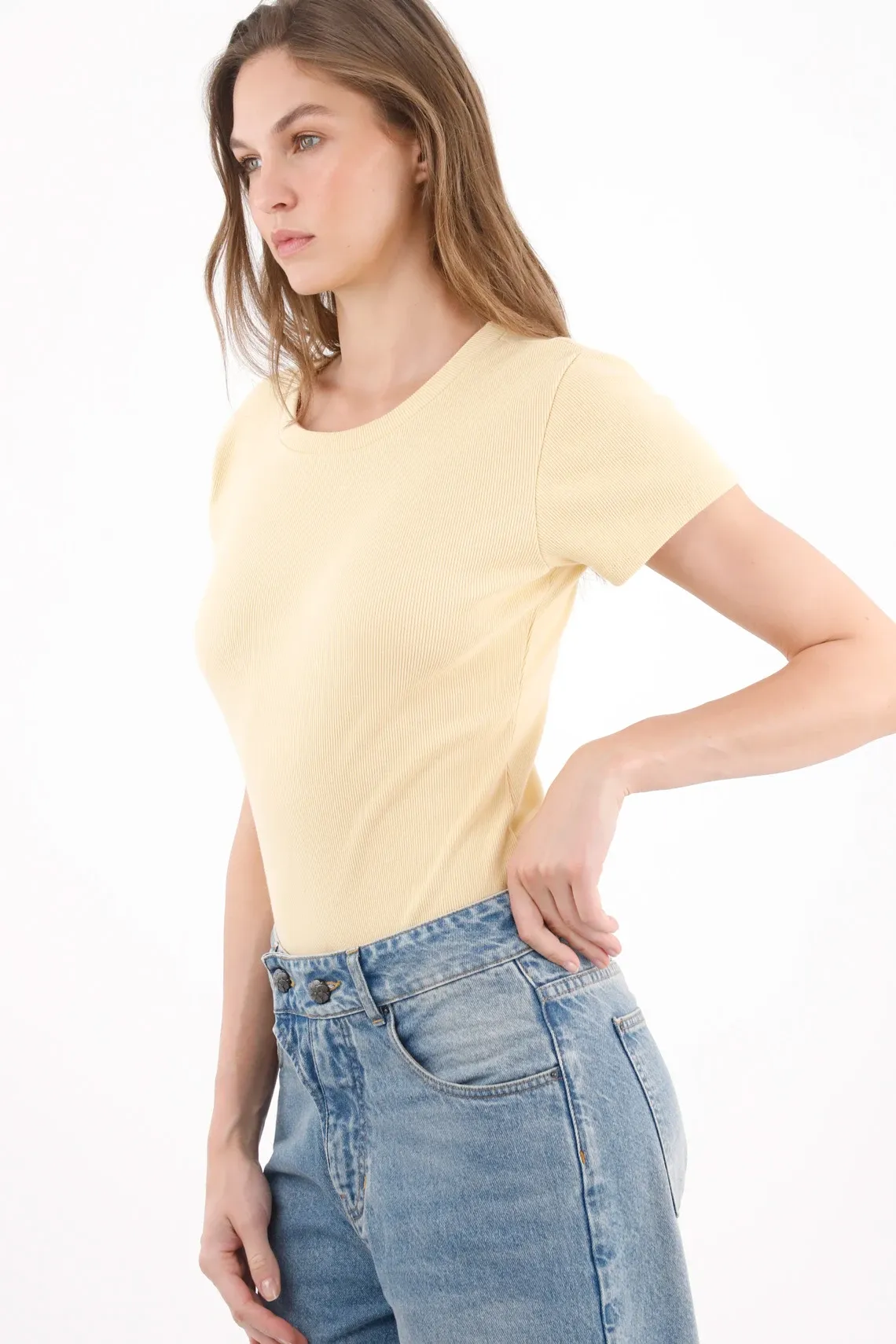 tshirt-para-mujer-topmark-amarillo